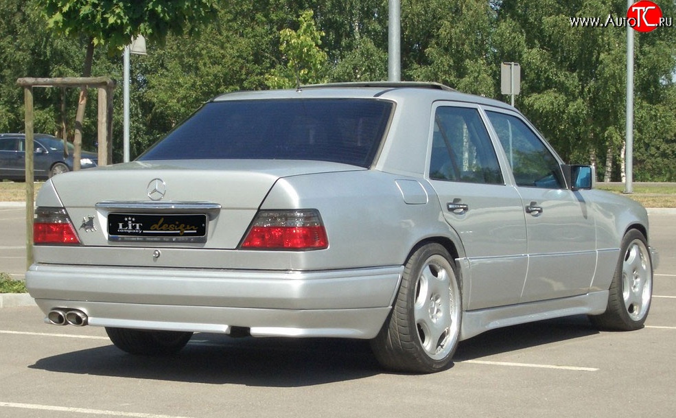 4 299 р. Накладка заднего бампера GT Dynamics Mercedes-Benz E-Class W124 седан дорестайлинг (1984-1993) (Неокрашенная)  с доставкой в г. Кемерово