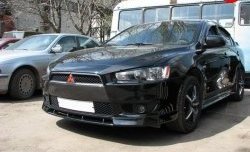 899 р. Вставка переднего бампера (зубатка) Evo  Mitsubishi Lancer  10 CY (2007-2017) седан дорестайлинг, хэтчбэк дорестайлинг, седан рестайлинг, хэтчбек 5 дв рестайлинг (Неокрашенная)  с доставкой в г. Кемерово. Увеличить фотографию 2