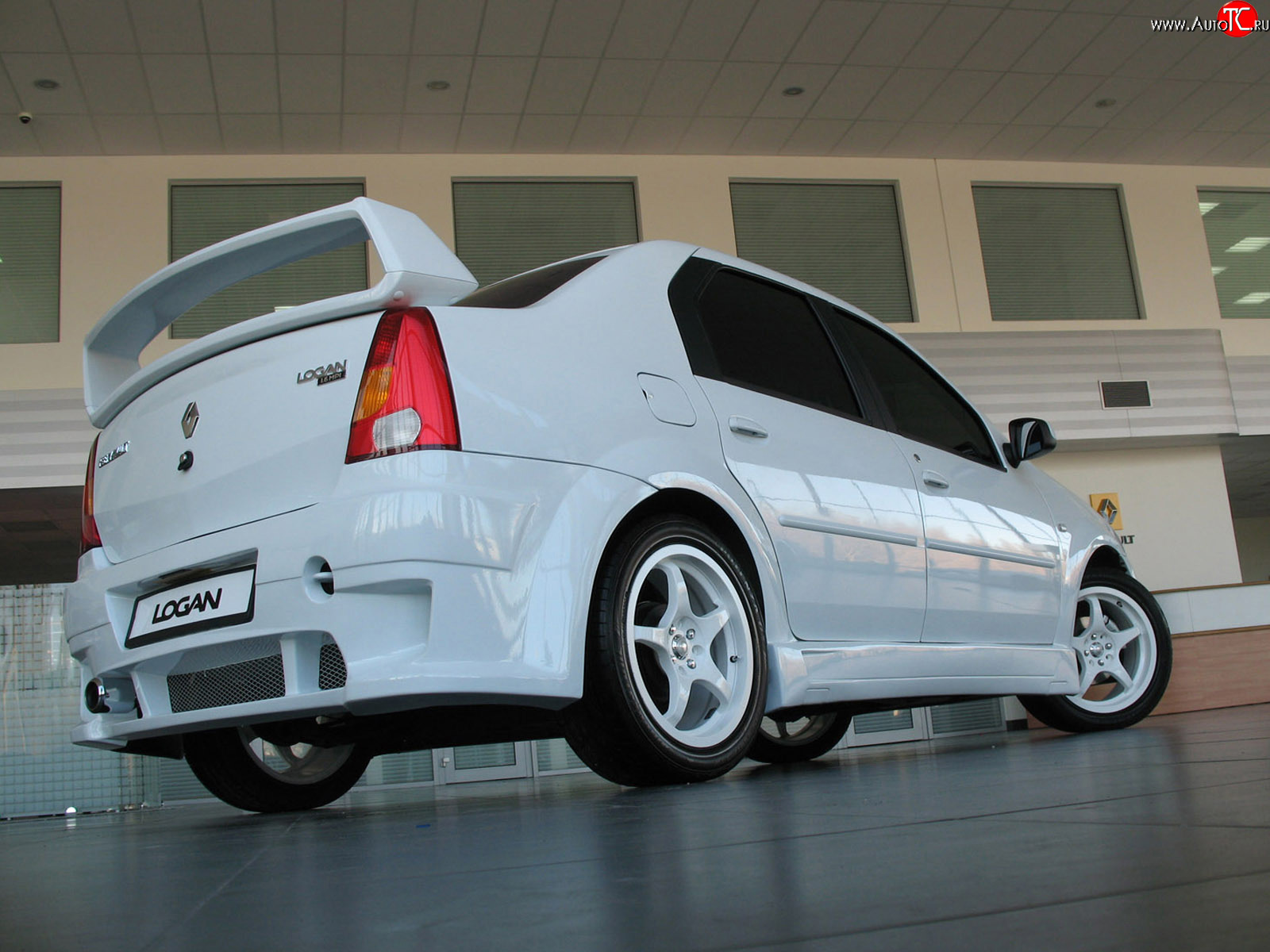 6 499 р. Высокий спойлер Power DM  Renault Logan  1 (2004-2010) дорестайлинг (Неокрашенный)  с доставкой в г. Кемерово