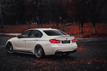 5 999 р. Накладки M-Perfomance под задний бампер (мини-лезвия)  BMW 3 серия  F30 (2012-2018) седан дорестайлинг, седан рестайлинг (цвет: черный матовый)  с доставкой в г. Кемерово. Увеличить фотографию 4