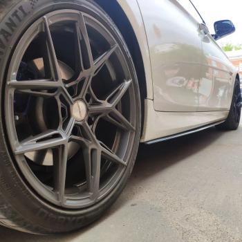 Пластиковые накладки М-Perfomance порогов BMW 5 серия  F10 (2009-2017) седан дорестайлинг, рестайлинг, седан (цвет: черный глянец)