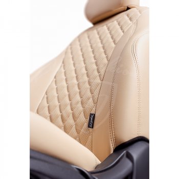 14 349 р. Чехлы для сидений Lord Autofashion Байрон (экокожа, 60/40, 2 Г-образных подголовника) Chevrolet Aveo T300 хэтчбек (2011-2015) (Бежевый, вставка бежевая, строчка бежевая)  с доставкой в г. Кемерово. Увеличить фотографию 3