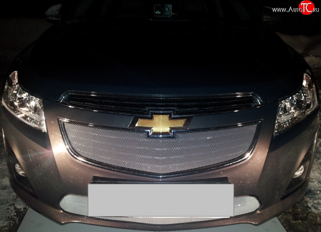 1 599 р. Сетка в решетку радиатора Russtal Chevrolet Cruze J305 хэтчбек рестайлинг (2012-2015) (хром)  с доставкой в г. Кемерово