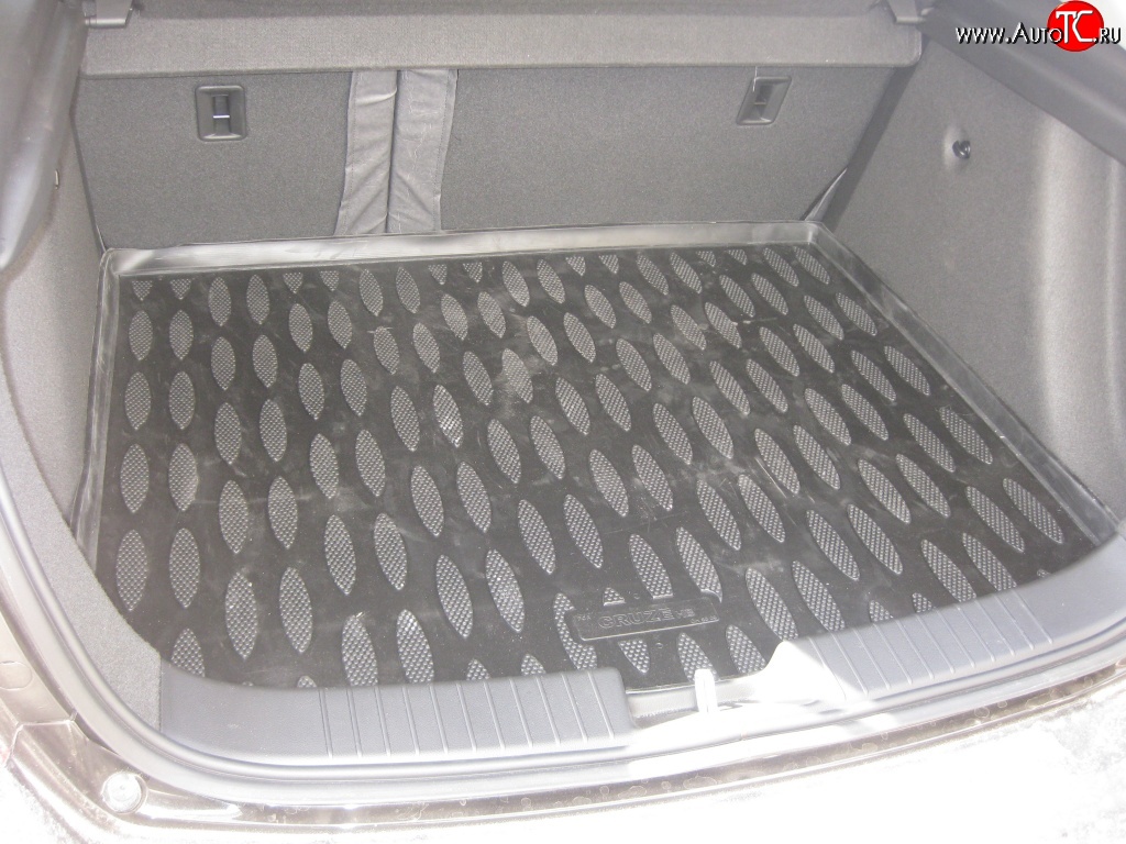 1 429 р. Коврик в багажник Aileron (полиуретан)  Chevrolet Cruze  J305 (2009-2012) хэтчбек дорестайлинг  с доставкой в г. Кемерово