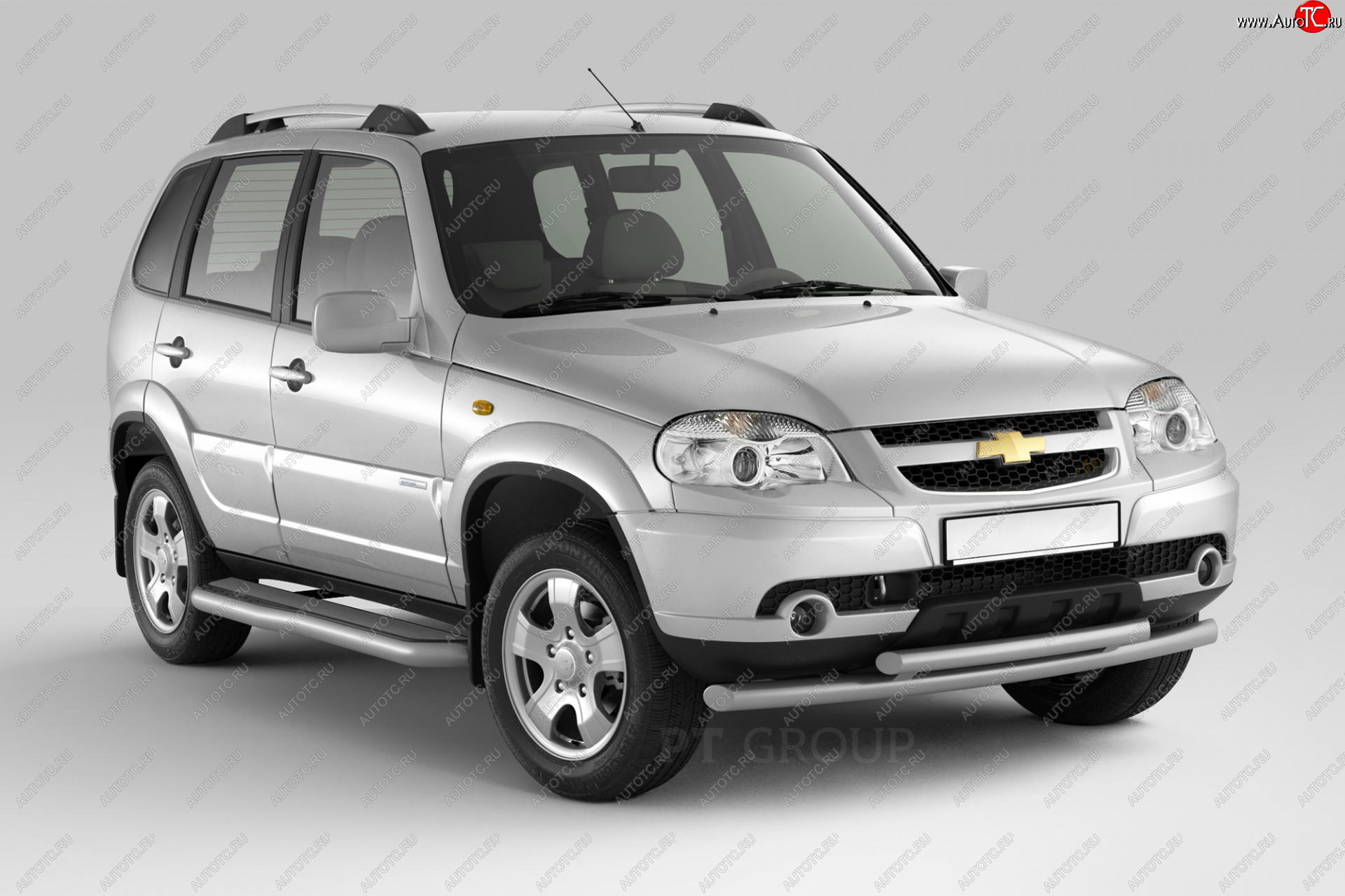 11 929 р. Порожки для ног из трубы Ø51 с алюминиевой фигурной площадкой Petroil Tuning  Chevrolet Niva  2123 (2009-2020), Лада 2123 (Нива Шевроле) (2009-2021) (Сталь полимерным покрытием в цвет: серебристый ❞Искра❝)  с доставкой в г. Кемерово