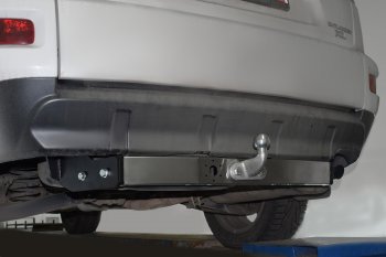 16 259 р. Фаркоп PT GROUP /тип F/ с НЕРЖ накладкой MITSUBISHI Outlander XL 2007-2012/ CITROEN С-Сrosser 2007-2012/ PEUGEOT  CITROEN C-crosser (2007-2012), Mitsubishi Outlander  XL (2005-2013), Peugeot 4007 (2007-2012)  с доставкой в г. Кемерово. Увеличить фотографию 2