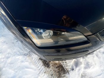 679 р. Реснички на фары Style  Ford Focus  2 (2004-2008)  седан дорестайлинг, универсал дорестайлинг, хэтчбэк 3 дв. дорестайлинг, хэтчбэк 5 дв. дорестайлинг (Неокрашенные)  с доставкой в г. Кемерово. Увеличить фотографию 3