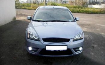 579 р. Реснички на фары KURAJ (узкие)  Ford Focus  2 (2004-2008)  седан дорестайлинг, универсал дорестайлинг, хэтчбэк 3 дв. дорестайлинг, хэтчбэк 5 дв. дорестайлинг (Неокрашенные)  с доставкой в г. Кемерово. Увеличить фотографию 1