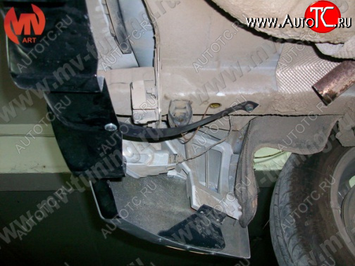 949 р. Кронштейн крепления задней юбки Sport Ford Focus 2  седан дорестайлинг (2004-2008)  с доставкой в г. Кемерово