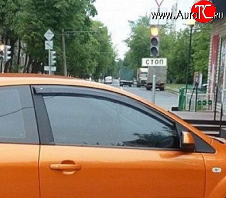 999 р. Комплект дефлекторов окон (ветровиков) 4 шт. Russtal Ford Focus 2 хэтчбэк 3 дв. дорестайлинг (2004-2007)  с доставкой в г. Кемерово