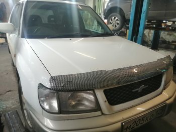 2 559 р. Дефлектор капота CA-Plastiс  Subaru Forester  SF (1997-2000) дорестайлинг (Шелкография карбон-серебро)  с доставкой в г. Кемерово. Увеличить фотографию 4
