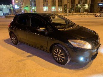 2 699 р. Дефлектор капота CA-Plastiс Toyota Auris E150 хэтчбэк 5 дв. рестайлинг (2010-2012) (Classic черный, Без надписи)  с доставкой в г. Кемерово. Увеличить фотографию 4