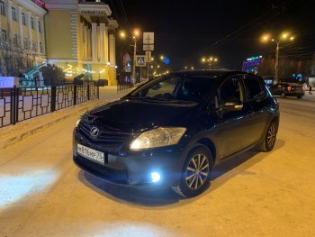 2 699 р. Дефлектор капота CA-Plastiс Toyota Auris E150 хэтчбэк 5 дв. рестайлинг (2010-2012) (Classic черный, Без надписи)  с доставкой в г. Кемерово. Увеличить фотографию 2