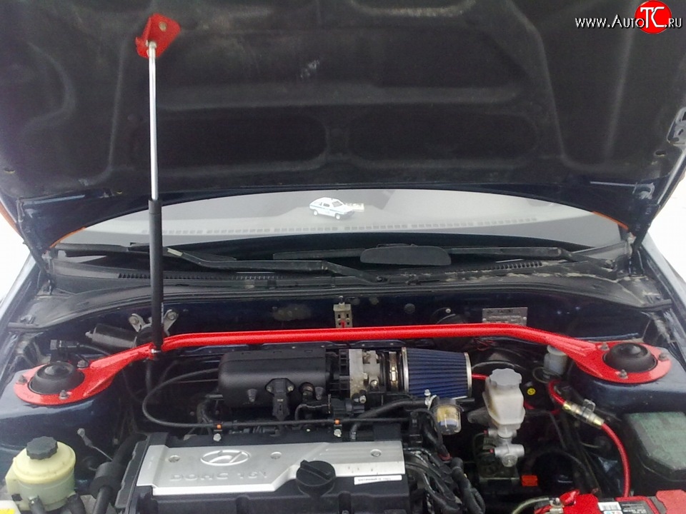 2 249 р. Упор капота Sport  Hyundai Accent  седан ТагАЗ (2001-2012)  с доставкой в г. Кемерово