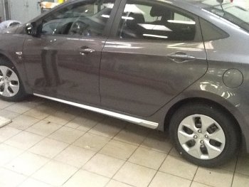 4 999 р. Пластиковые пороги АвтоКрат Hyundai Solaris RBr седан рестайлинг (2014-2017) (Неокрашенные)  с доставкой в г. Кемерово. Увеличить фотографию 2