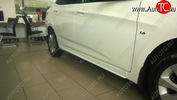 4 999 р. Пластиковые пороги АвтоКрат Hyundai Solaris RBr седан рестайлинг (2014-2017) (Неокрашенные)  с доставкой в г. Кемерово