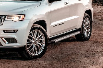 Пороги алюминиевые Slitkoff Jeep Grand Cherokee  WK2 (2013-2018) 1-ый рестайлинг (Standart Silver)