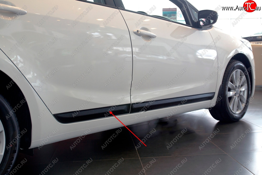 729 р. Молдинг двери RA (узкий, задний правый)  KIA Cerato  3 YD (2013-2019) дорестайлинг седан, рестайлинг седан (Поверхность шагрень)  с доставкой в г. Кемерово
