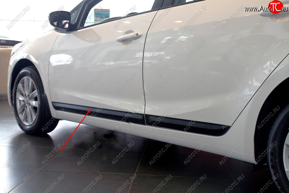 1 089 р. Молдинг двери RA (узкий, передний левый)  KIA Cerato  3 YD (2013-2019) дорестайлинг седан, рестайлинг седан (Поверхность шагрень)  с доставкой в г. Кемерово