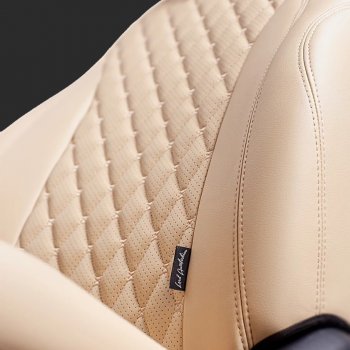10 899 р. Чехлы для сидений Lord Autofashion Байрон (экокожа, спинка 40/60, 3 П-образных подголовника) KIA Cerato 4 BD дорестайлинг, хэтчбэк (2018-2021) (Бежевый, вставка бежевая, строчка бежевая)  с доставкой в г. Кемерово. Увеличить фотографию 2