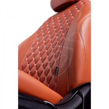 10 899 р. Чехлы для сидений Lord Autofashion Байрон (экокожа, раздельная спинка, 3 П-образных подголовника) KIA Cerato 4 BD дорестайлинг, хэтчбэк (2018-2021) (Коричневый, вставка коричневая, строчка бежевая)  с доставкой в г. Кемерово. Увеличить фотографию 3