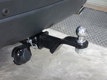Фаркоп (тягово-сцепное устройство) TCC Land Rover Discovery Sport  L550 (2014-2019) дорестайлинг (оцинкованный, шар Е нержавейка)