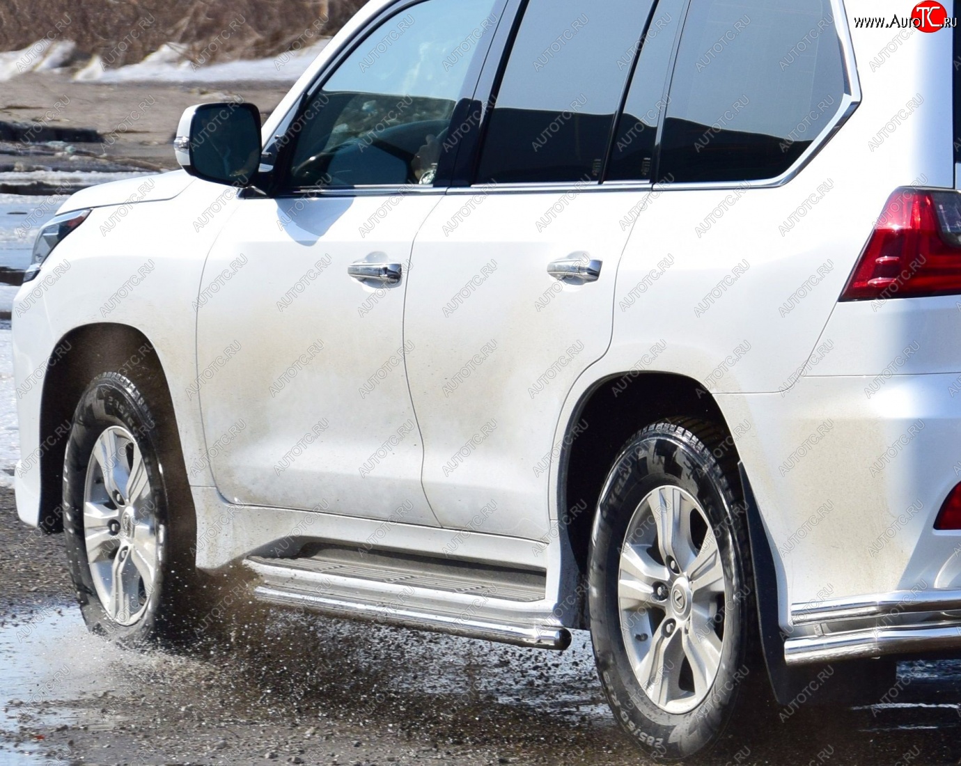 18 689 р. Защита порогов из трубы Ø51 Petroil Tuning  Lexus LX450d  J200 (2015-2022) 2-ой рестайлинг (Нержавеющая полированная сталь)  с доставкой в г. Кемерово