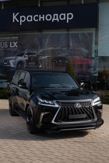 64 499 р. Решетка радиатора HEMMES  Lexus LX570  J200 (2007-2022) дорестайлинг, 1-ый рестайлинг, 2-ой рестайлинг (цвет: черный матовый)  с доставкой в г. Кемерово. Увеличить фотографию 2