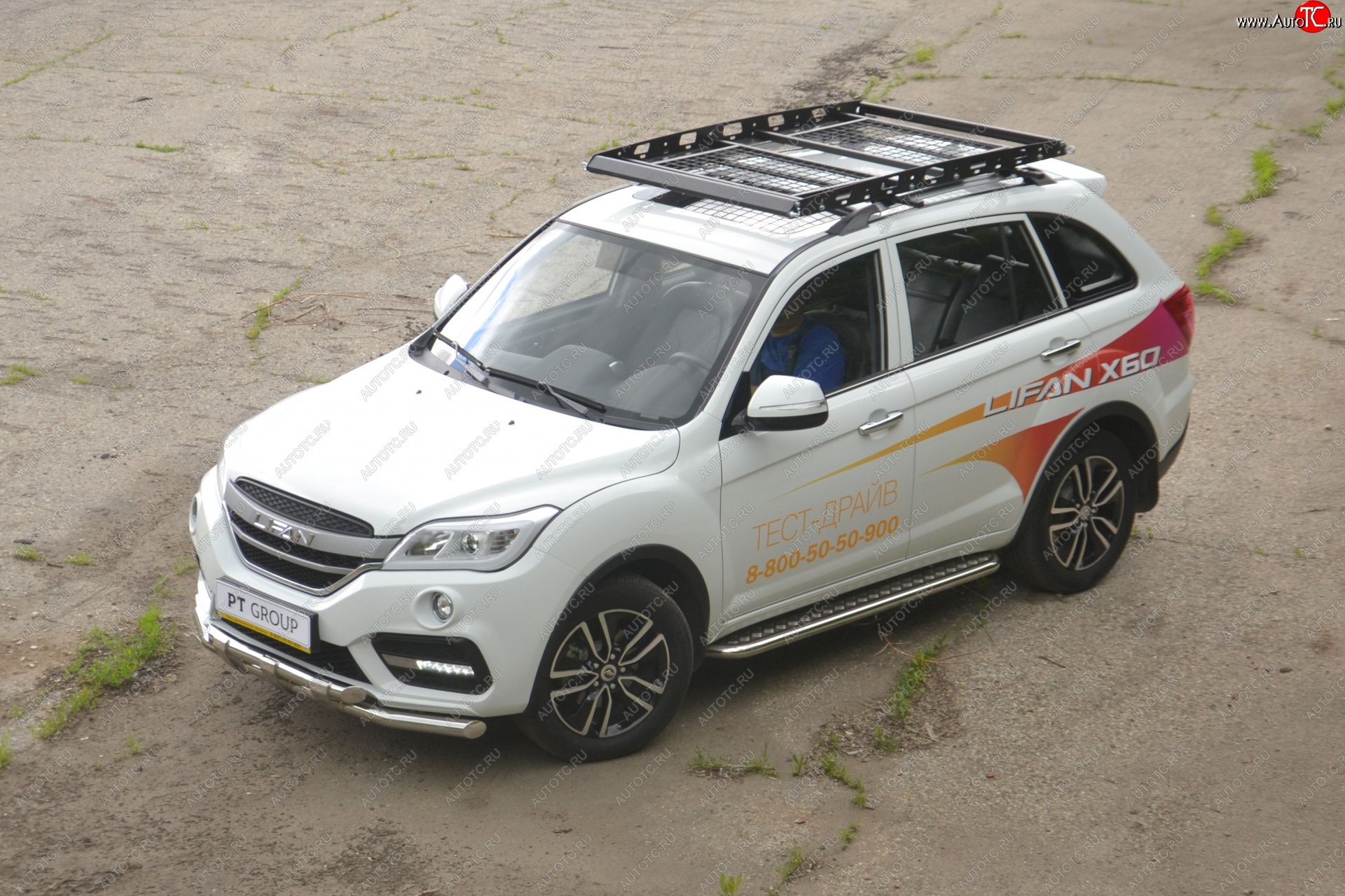 26 349 р. Порожки для ног из трубы Ø51 с алюминиевой площадкой Petroil Tuning  Lifan X60 (2016-2025) 2-ой рестайлинг (Нержавеющая полированная сталь)  с доставкой в г. Кемерово