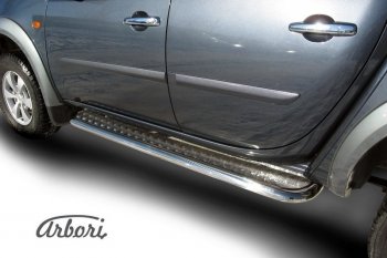 14 579 р. Защита штатных порогов с листом TRITON Arbori (нержавейка, алюминий, d57) Mitsubishi L200 4  дорестайлинг (2006-2014)  с доставкой в г. Кемерово. Увеличить фотографию 1