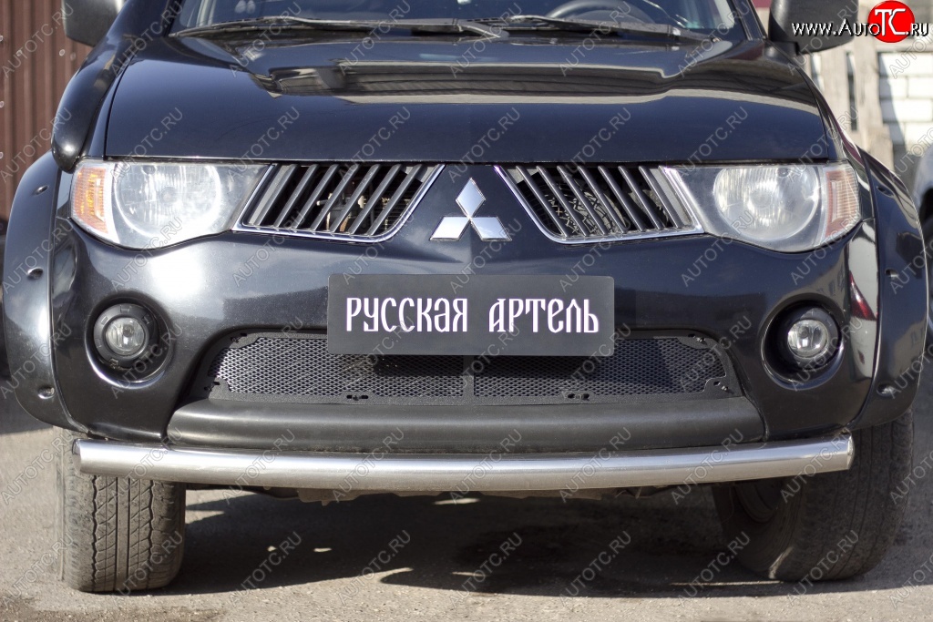 2 579 р. Защитная сетка решетки переднего бампера РА Mitsubishi L200 4  дорестайлинг (2006-2014)  с доставкой в г. Кемерово