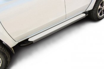 Пороги алюминиевые Slitkoff Mitsubishi L200  5 KK,KL (2018-2022) рестайлинг (Optima Silver)