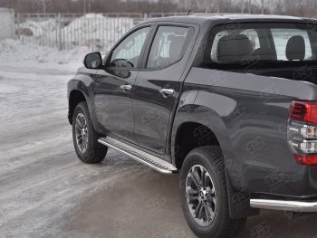 Порожки для ног SLITKOFF (Ø42 мм) Mitsubishi L200  5 KK,KL (2018-2022) рестайлинг (Лист нержавейка, труба - нержавейка)