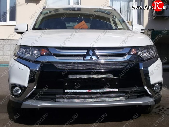 3 479 р. Защитная решётка в воздуховод автомобиля Russtal (хром)  Mitsubishi Outlander  GF (2015-2018) 2-ой рестайлинг  с доставкой в г. Кемерово