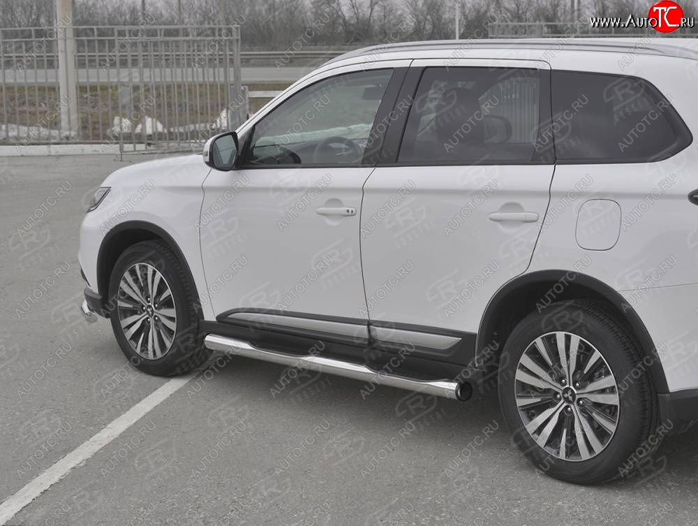 22 549 р. Защита порогов (Ø76 мм с проступью, нержавейка) SLITKOFF Mitsubishi Outlander GF 3-ий рестайлинг (2018-2022) (С пластиковыми заглушками на торцах)  с доставкой в г. Кемерово