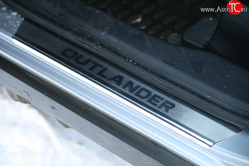 3 554 р. Комплект накладок на порожки автомобиля Novline Mitsubishi Outlander XL (CW)  дорестайлинг (2005-2009)  с доставкой в г. Кемерово