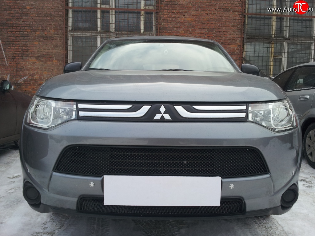 4 299 р. Сетка на бампер Russtal (черная) Mitsubishi Outlander GF дорестайлинг (2012-2014)  с доставкой в г. Кемерово