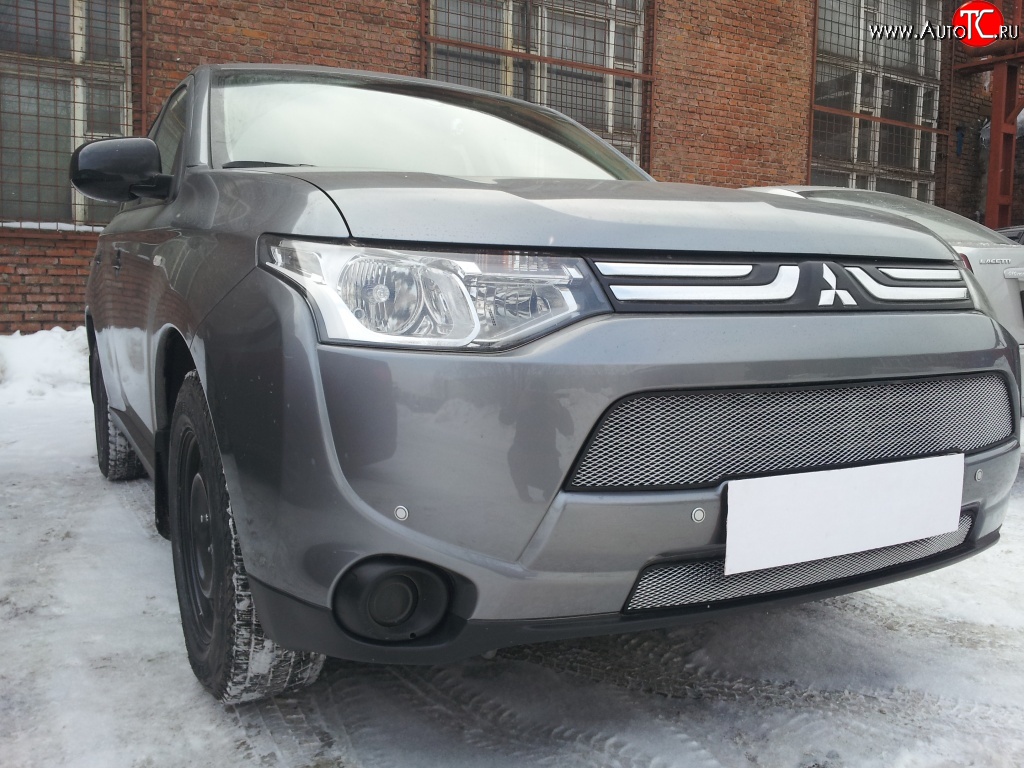 2 599 р. Сетка на бампер (рестайлинг) Russtal (хром) Mitsubishi Outlander GF дорестайлинг (2012-2014)  с доставкой в г. Кемерово