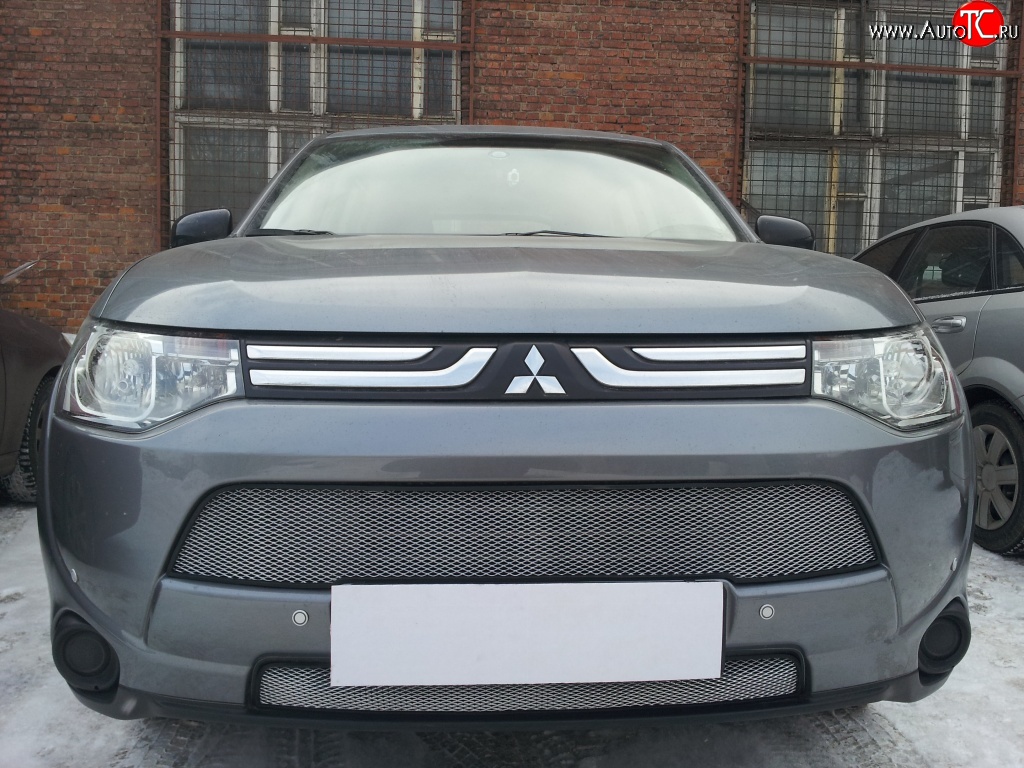 3 149 р. Сетка на бампер Russtal (хром) Mitsubishi Outlander GF дорестайлинг (2012-2014)  с доставкой в г. Кемерово