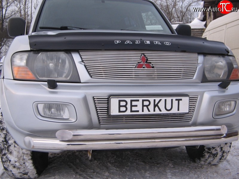 6 999 р. Декоративная вставка решетки радиатора Berkut Mitsubishi Pajero 3 V70 дорестайлинг (1999-2003)  с доставкой в г. Кемерово