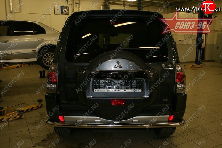 10 394 р. Защита заднего бампера Souz-96 (d60) Mitsubishi Pajero 4 V80 дорестайлинг (2006-2011) (полированная нержавейка)  с доставкой в г. Кемерово
