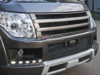 8 199 р. Решётка радиатора BROOMER Design  Mitsubishi Pajero ( 4 V90,  4 V80) (2006-2015) дорестайлинг, дорестайлинг, 1-ый рестайлинг, 3 дв. 1-ый рестайлинг (Неокрашенная)  с доставкой в г. Кемерово. Увеличить фотографию 1