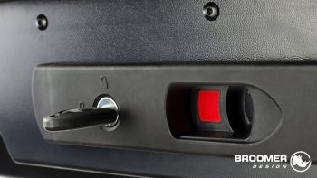 22 749 р. Багажный бокс Broomer Venture (420 л/189x89x40 см) на крышу   (Покрытие: шагрень, Цвет: чёрный)  с доставкой в г. Кемерово. Увеличить фотографию 10
