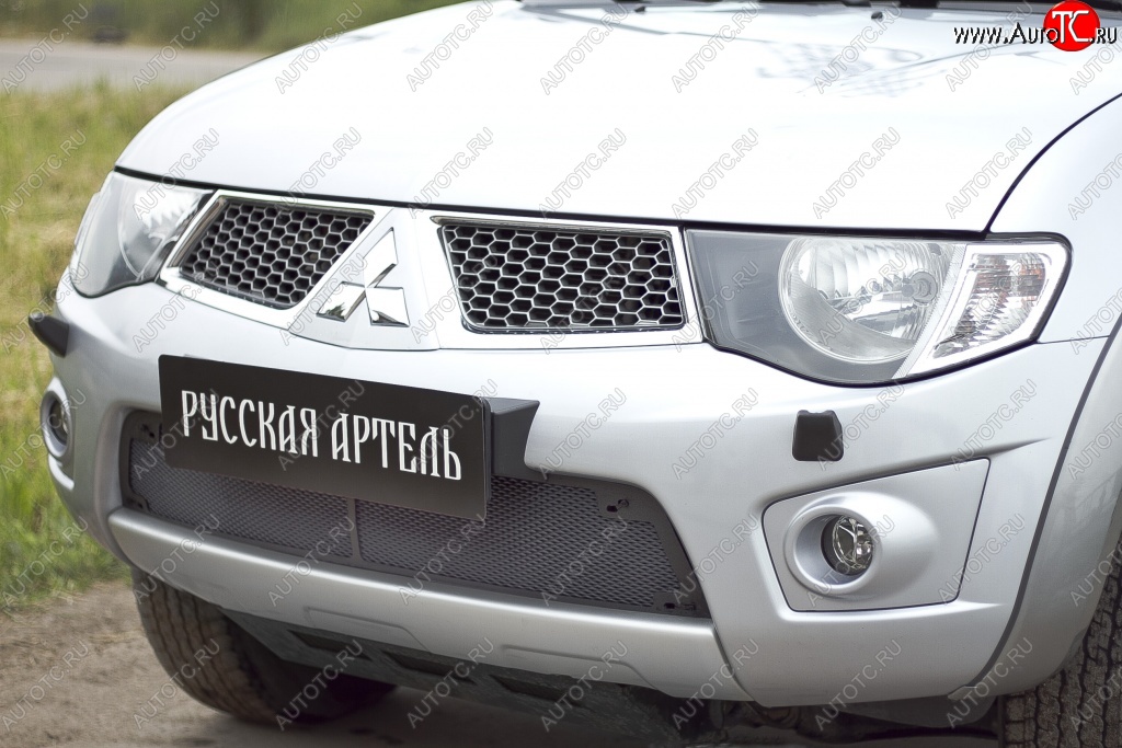 2 199 р. Защитная сетка решетки переднего бампера РА Mitsubishi Pajero Sport PB дорестайлинг (2008-2013)  с доставкой в г. Кемерово