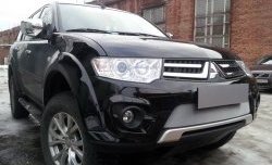 1 949 р. Сетка на бампер (рестайлинг) Russtal (хром) Mitsubishi Pajero Sport PB рестайлинг (2013-2017)  с доставкой в г. Кемерово. Увеличить фотографию 2