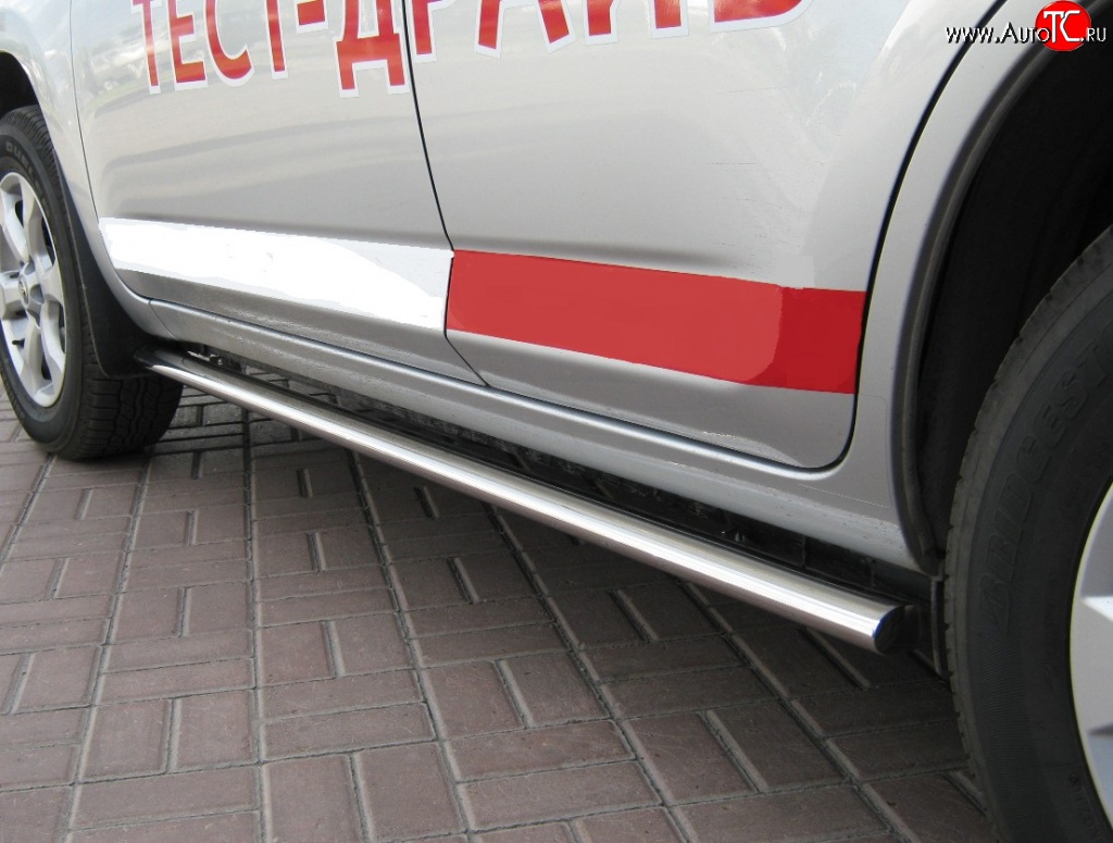 70 999 р. Защита порогов Russtal из круглой трубы 63 мм Toyota RAV4 XA30 5 дв. 2-ой рестайлинг (2010-2013) (Защита порогов с со скосами на торцах (вариант 1))  с доставкой в г. Кемерово