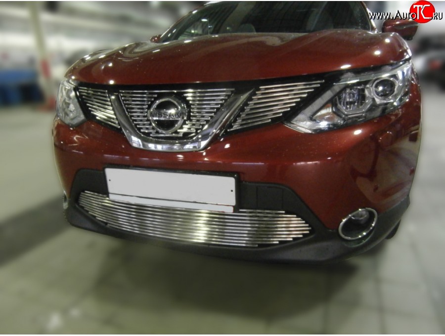6 099 р. Декоративная вставка воздухозаборника без выреза под парктроник Berkut Nissan Qashqai 2 J11 дорестайлинг (2013-2019)  с доставкой в г. Кемерово