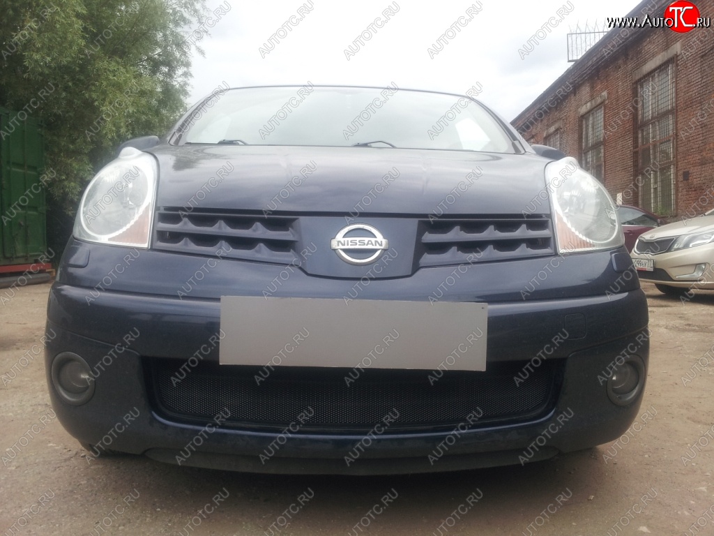 1 229 р. Сетка на бампер Russtal (черная) Nissan Note 1 E11 дорестайлинг (2004-2008)  с доставкой в г. Кемерово
