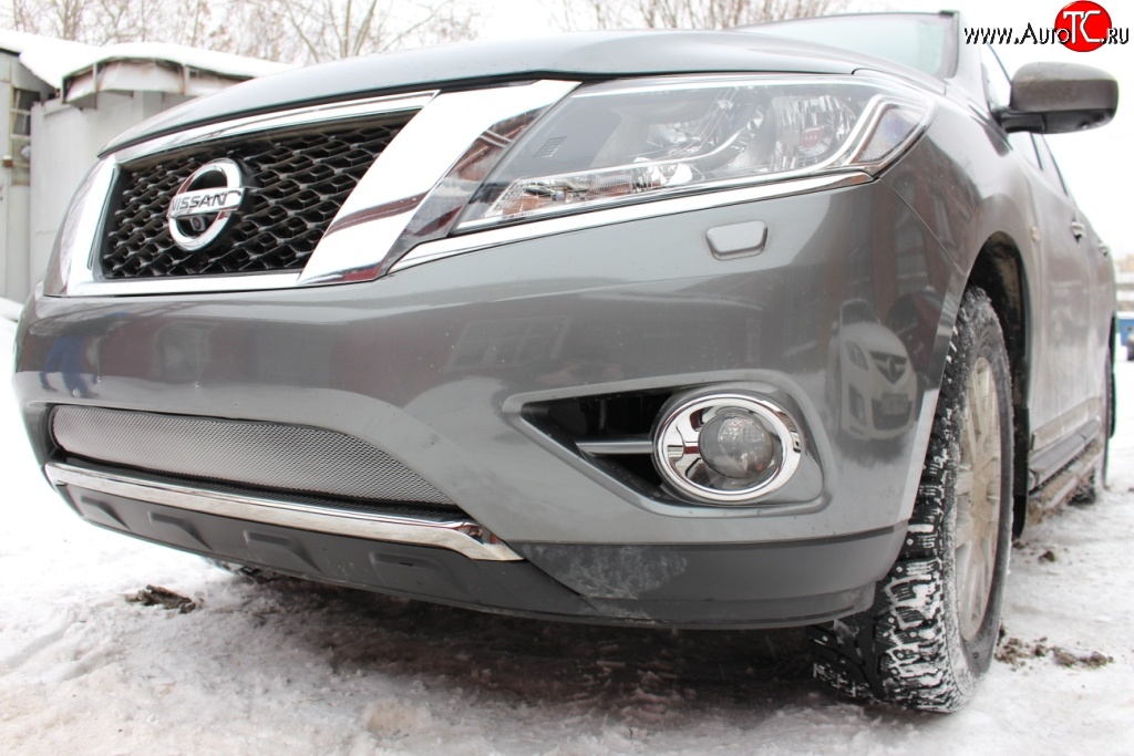 1 539 р. Нижняя сетка на бампер Russtal (хром) Nissan Pathfinder R52 дорестайлинг (2012-2017)  с доставкой в г. Кемерово