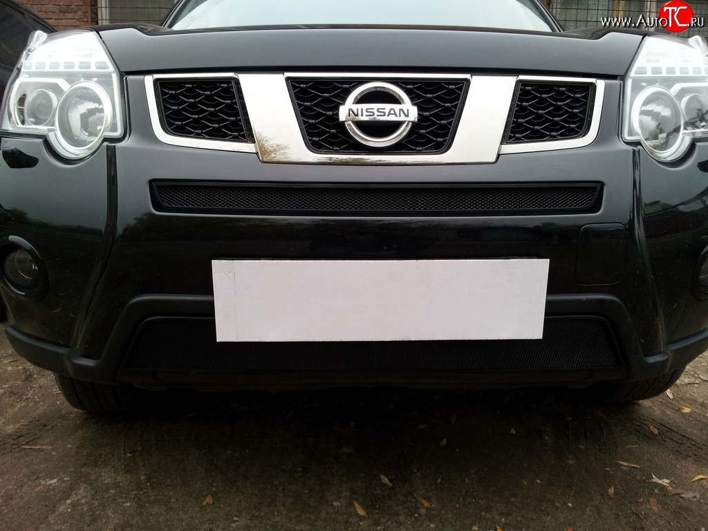 1 899 р. Средняя сетка на бампер Russtal (черная) Nissan X-trail 2 T31 рестайлинг (2010-2015)  с доставкой в г. Кемерово